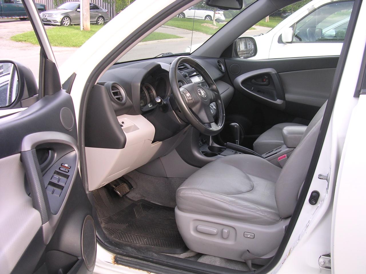2008 Toyota RAV4 LIMITED  - Photo #6