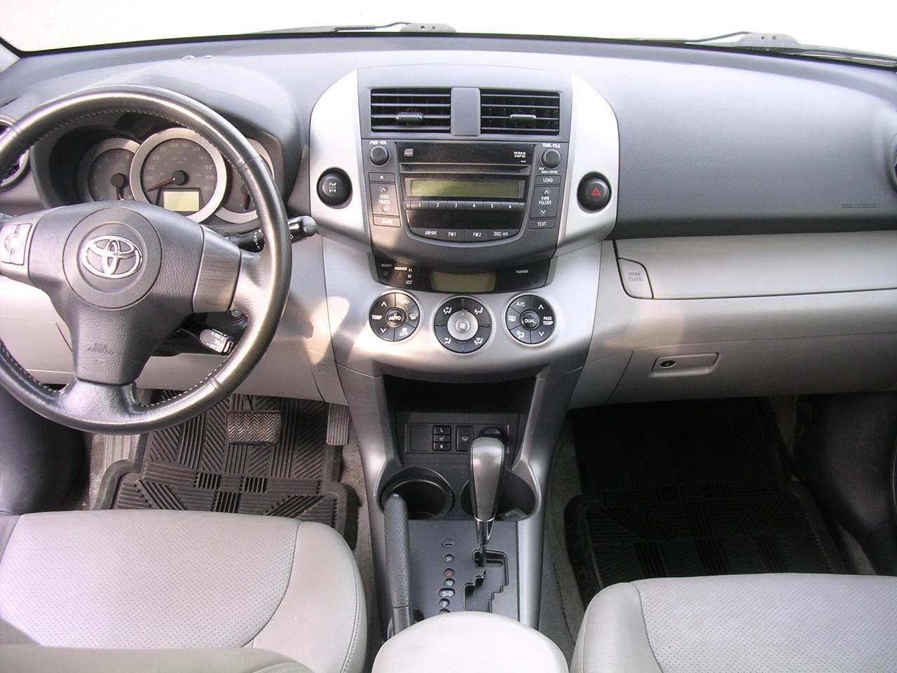 2008 Toyota RAV4 LIMITED  - Photo #8