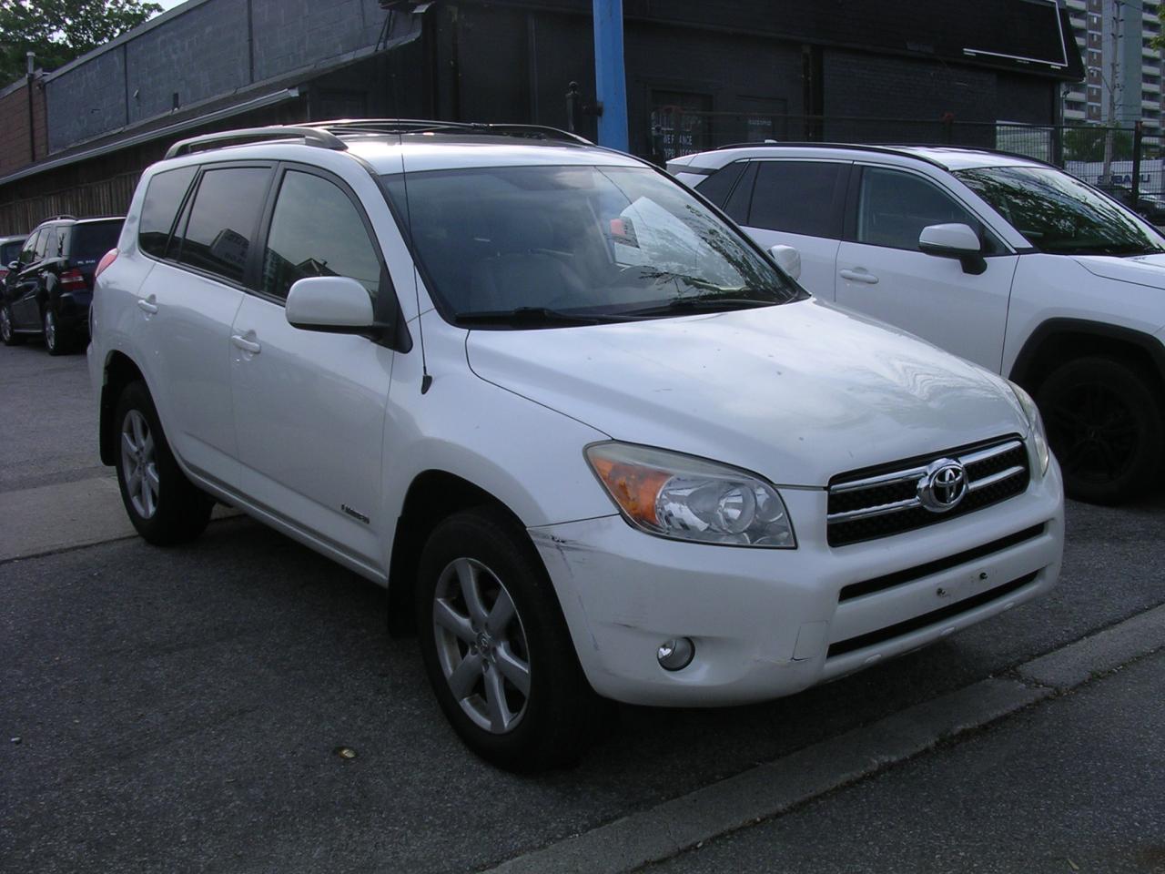 2008 Toyota RAV4 LIMITED  - Photo #2