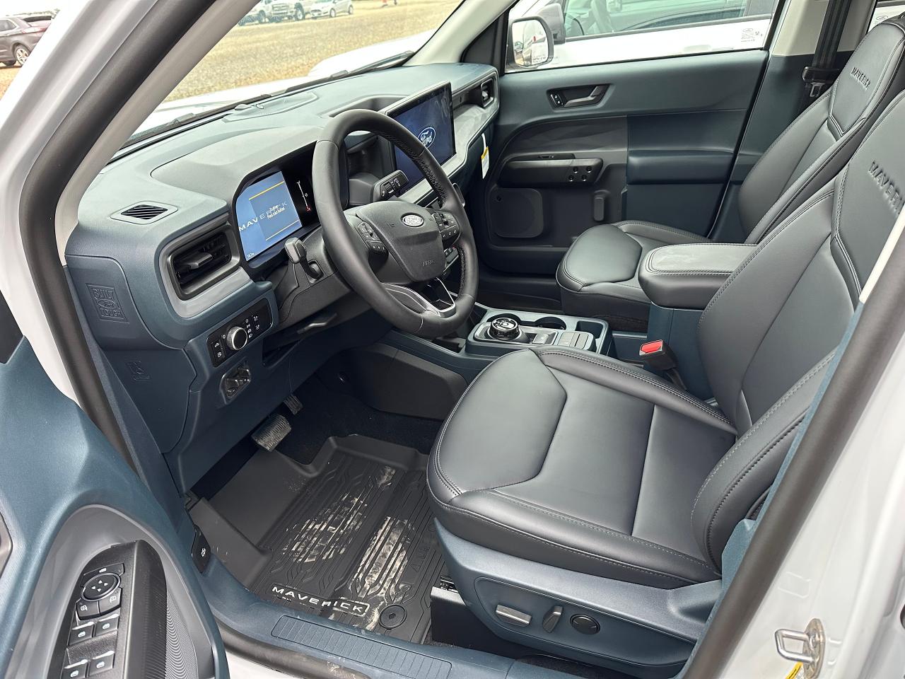 2025 Ford Maverick LARIAT AWD SuperCrew 501A Photo5