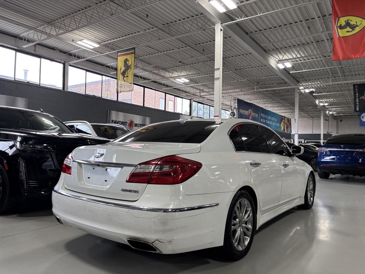 2012 Hyundai Genesis Sedan V6|RWD|PREMIUMPACKAGE|LEXICONAUDIO|LEATHER|SUNROOF - Photo #4