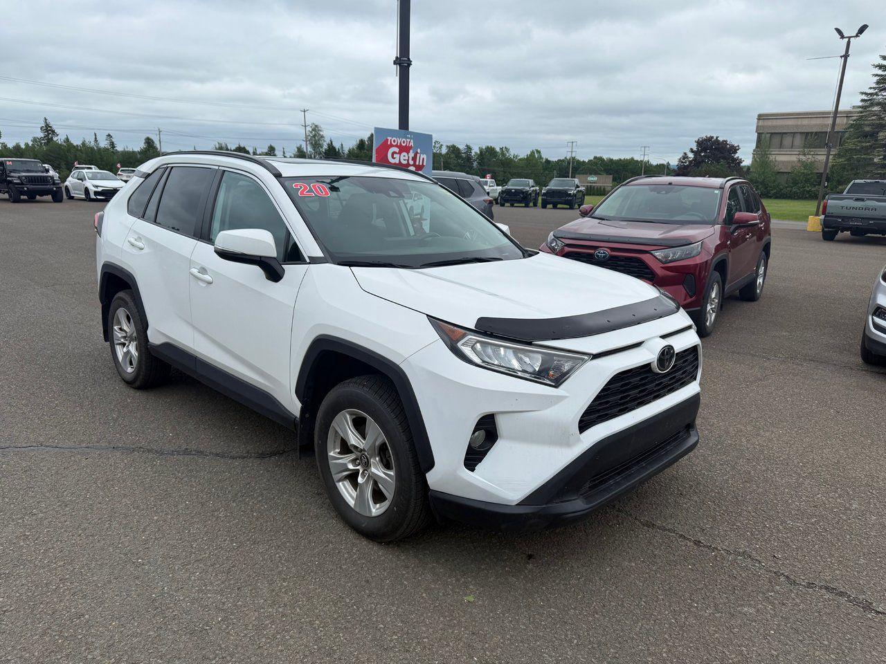 2020 Toyota RAV4 XLE AWD Photo2