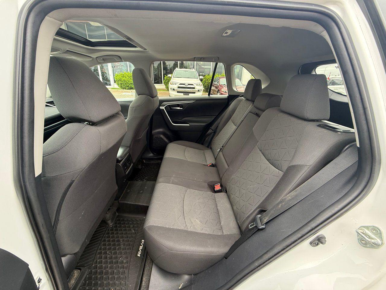 2020 Toyota RAV4 XLE AWD Photo