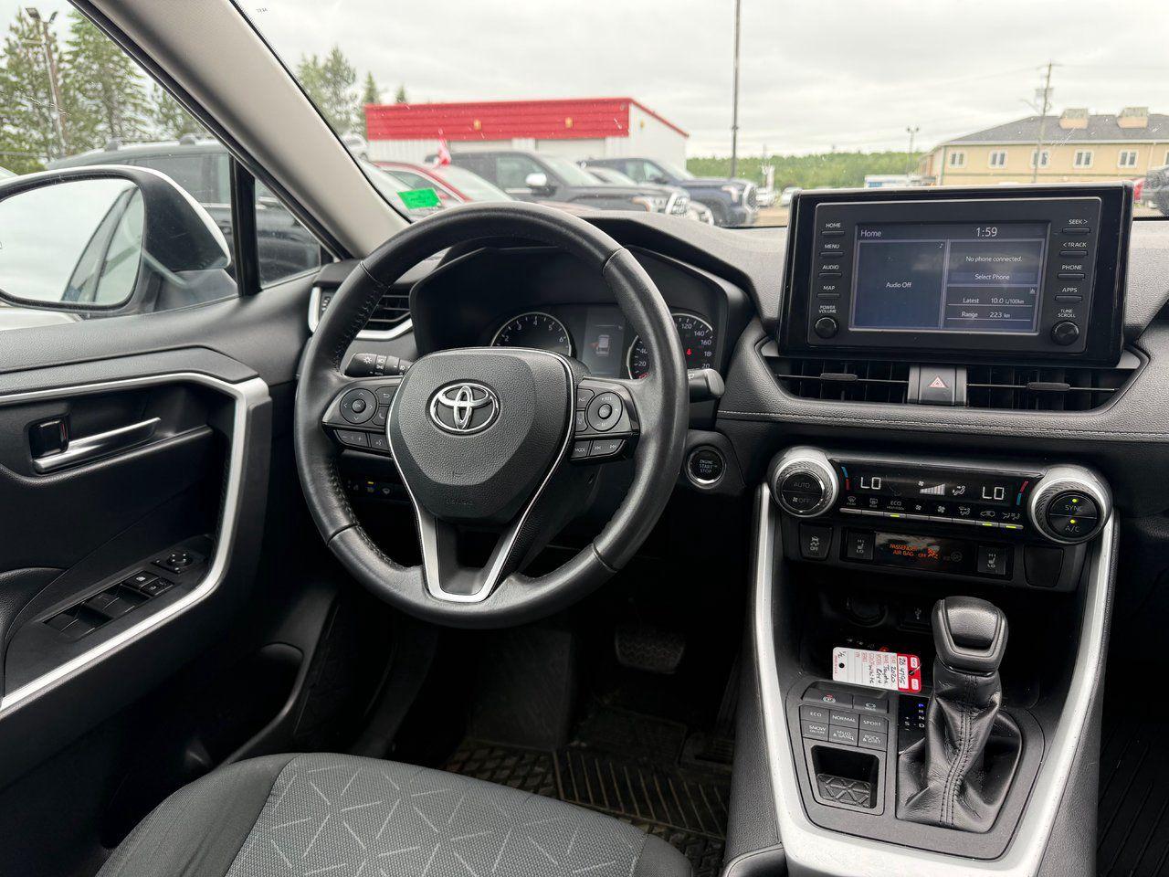 2020 Toyota RAV4 XLE AWD Photo