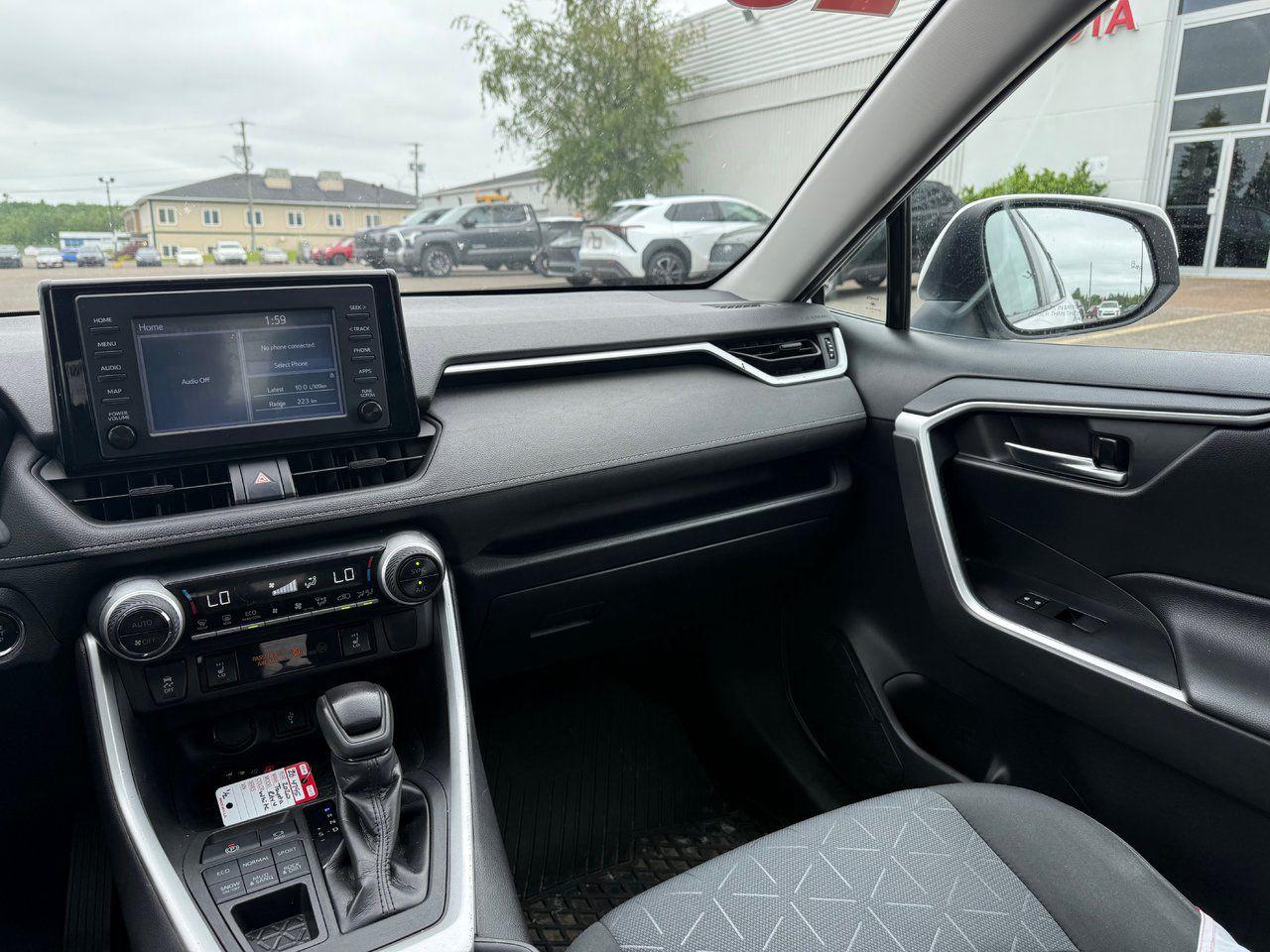 2020 Toyota RAV4 XLE AWD Photo