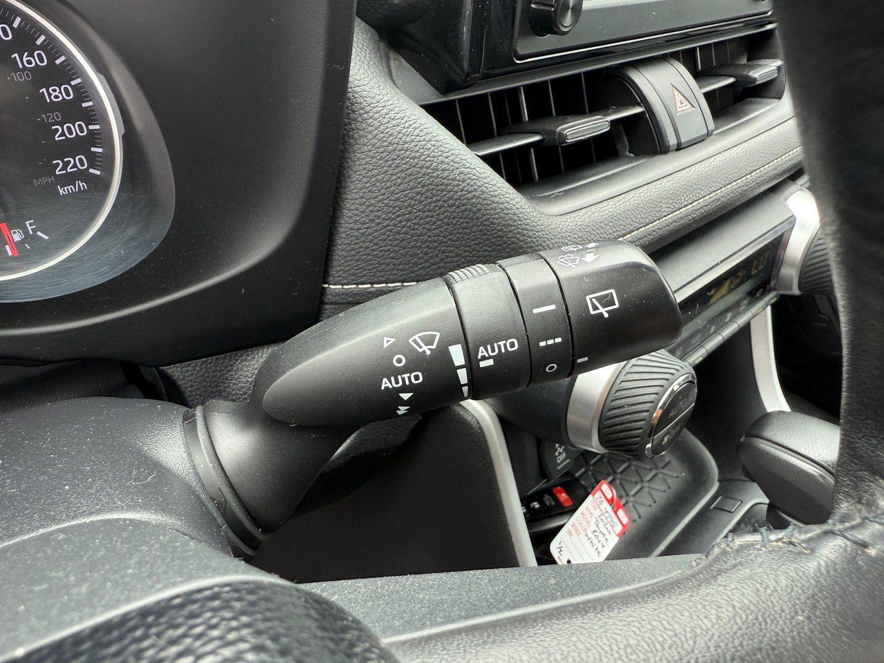 2020 Toyota RAV4 XLE AWD Photo