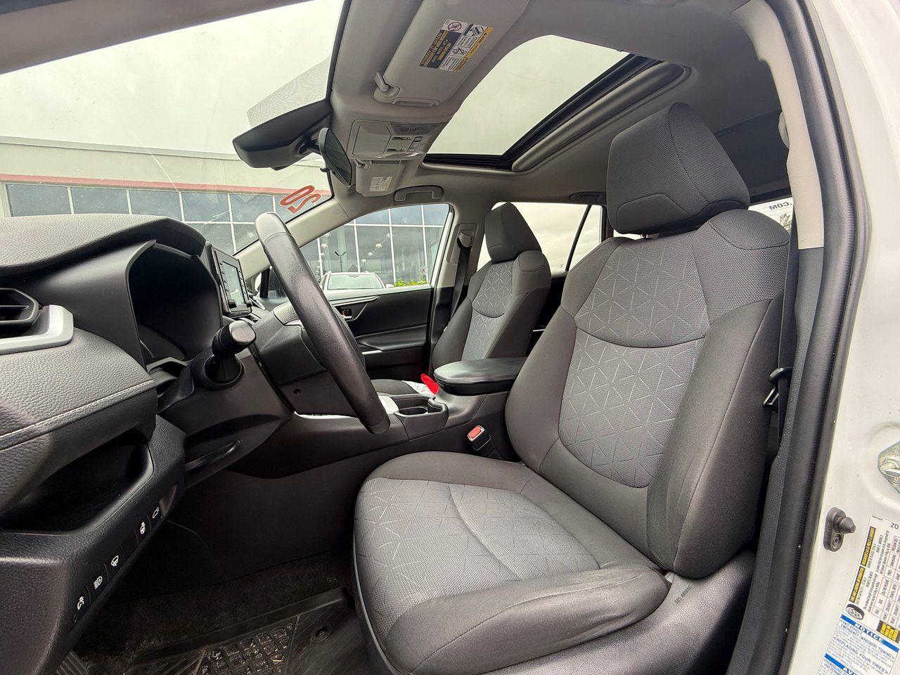 2020 Toyota RAV4 XLE AWD Photo