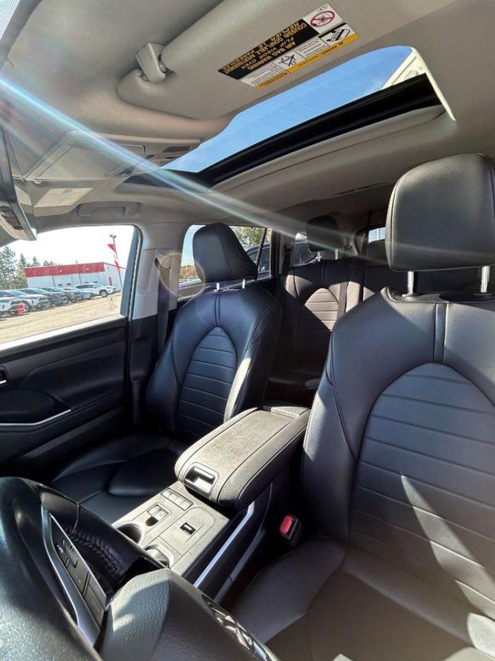 2021 Toyota Highlander HYBRID XLE Photo3