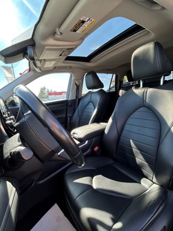 2021 Toyota Highlander HYBRID XLE Photo2
