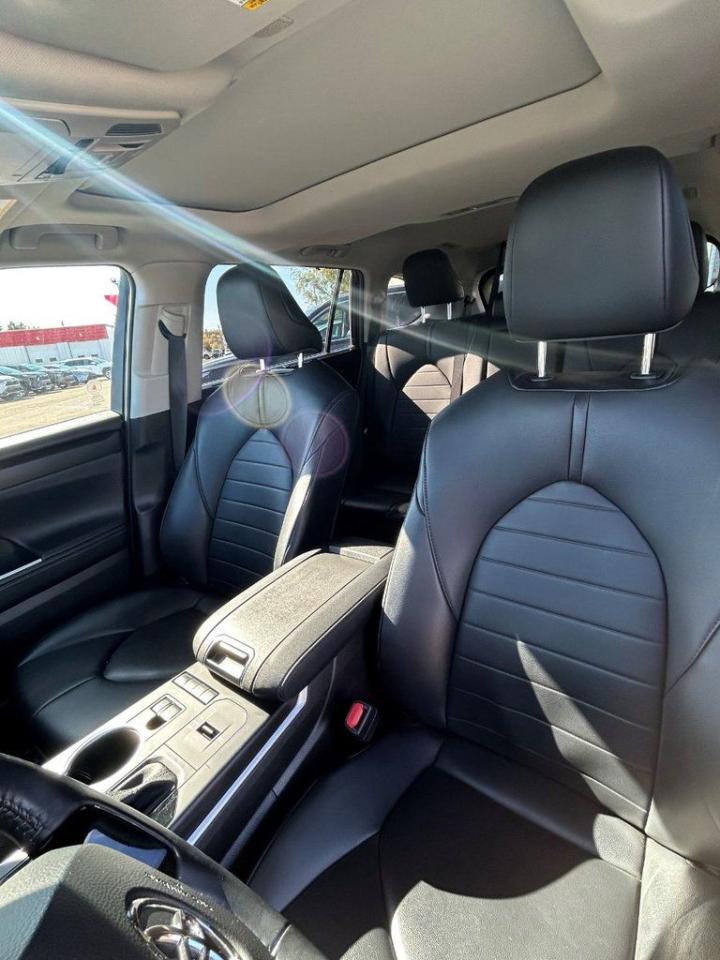 2021 Toyota Highlander HYBRID XLE Photo