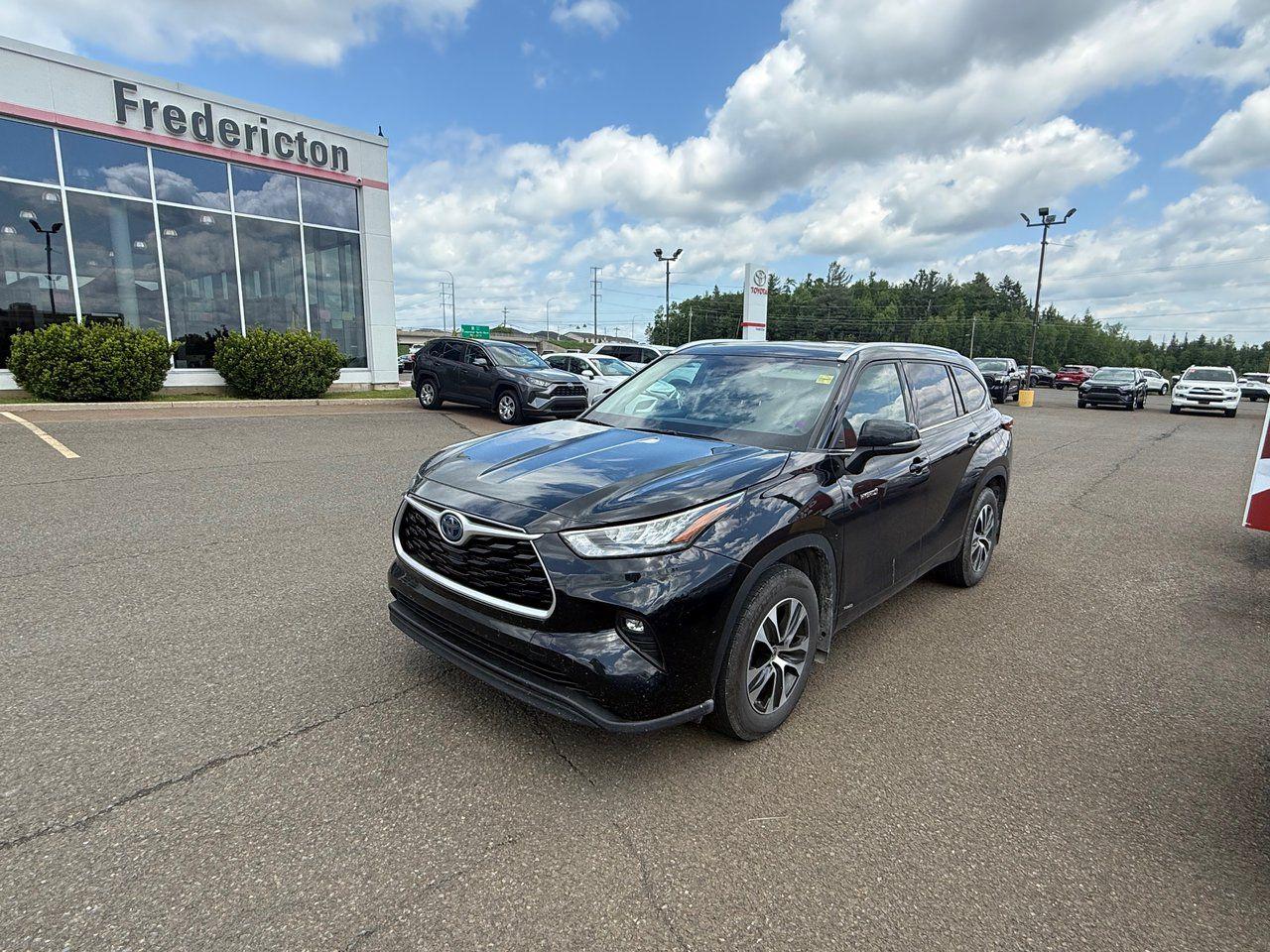 Used 2021 Toyota Highlander HYBRID XLE for sale in Fredericton, NB