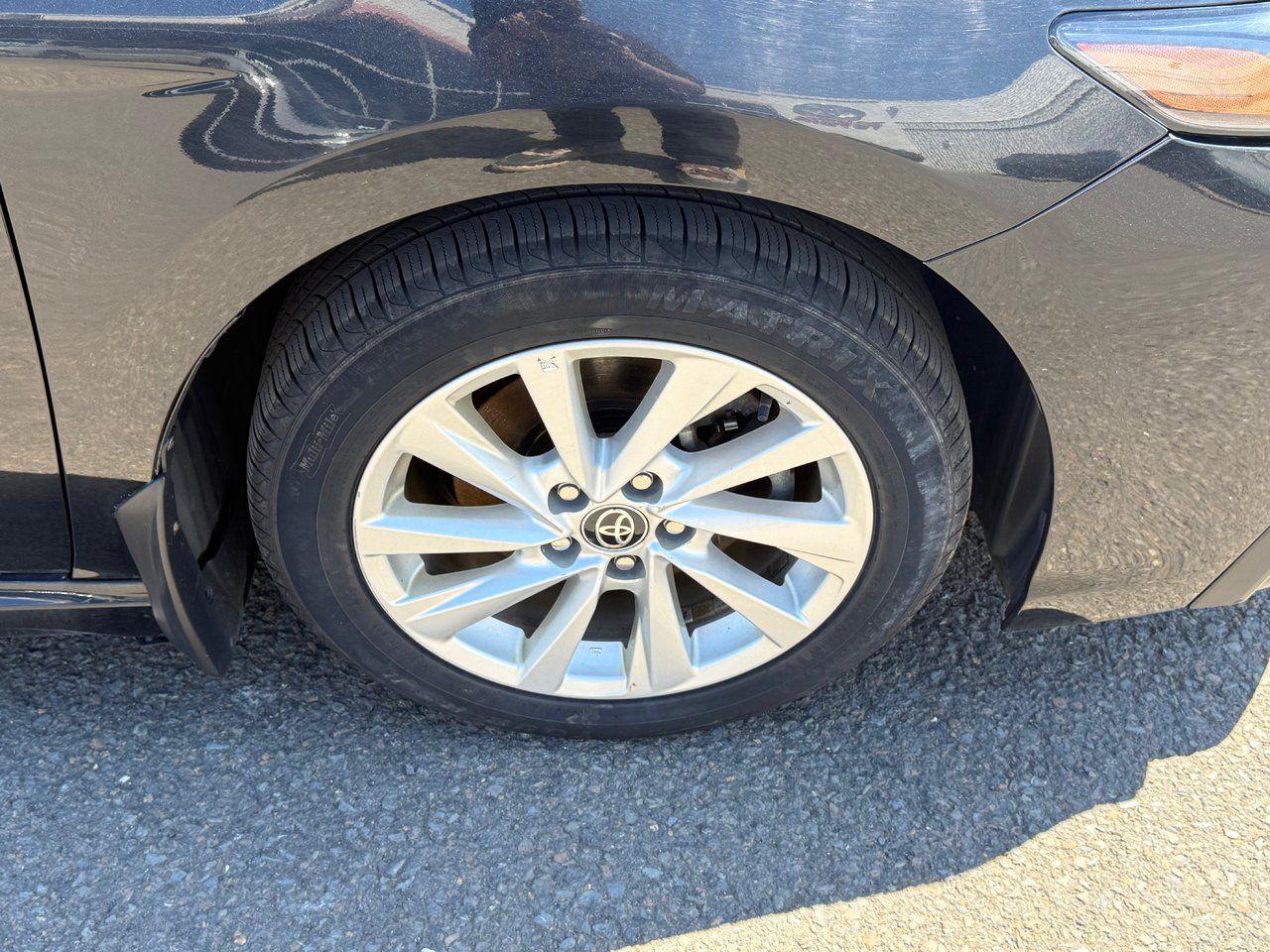 2021 Toyota Camry SE Photo3