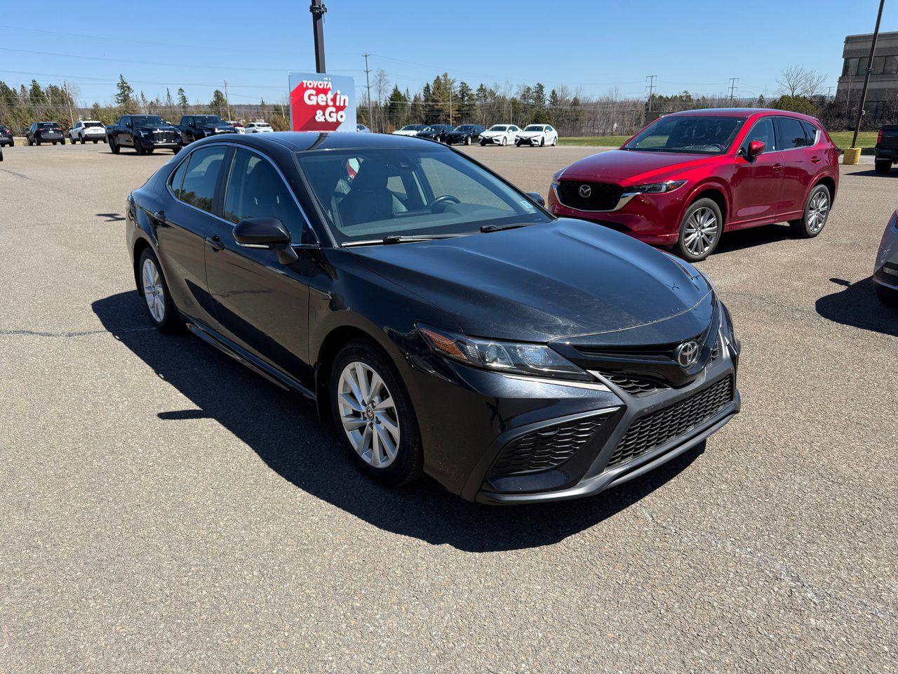 2021 Toyota Camry SE Photo2