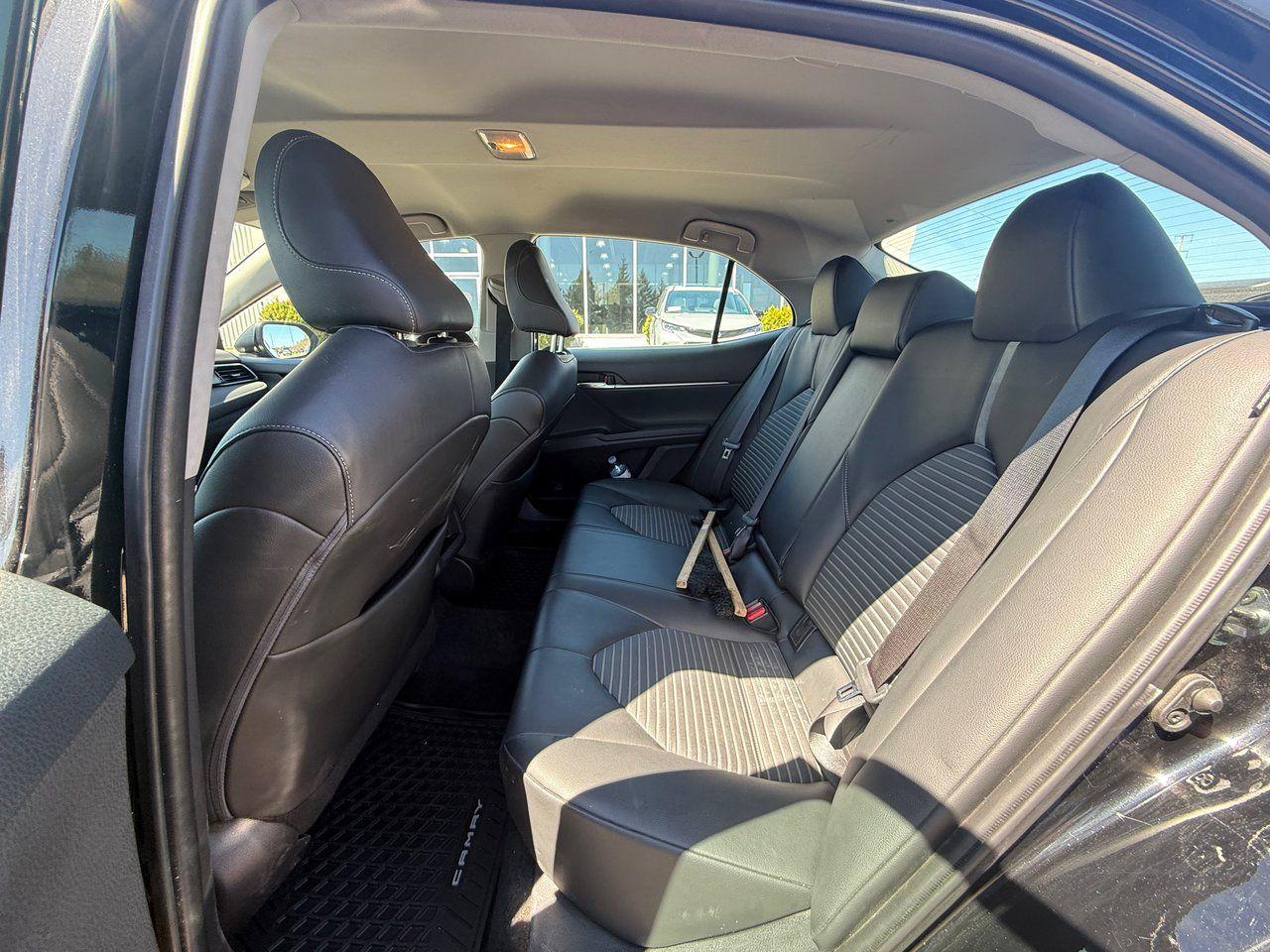 2021 Toyota Camry SE Photo