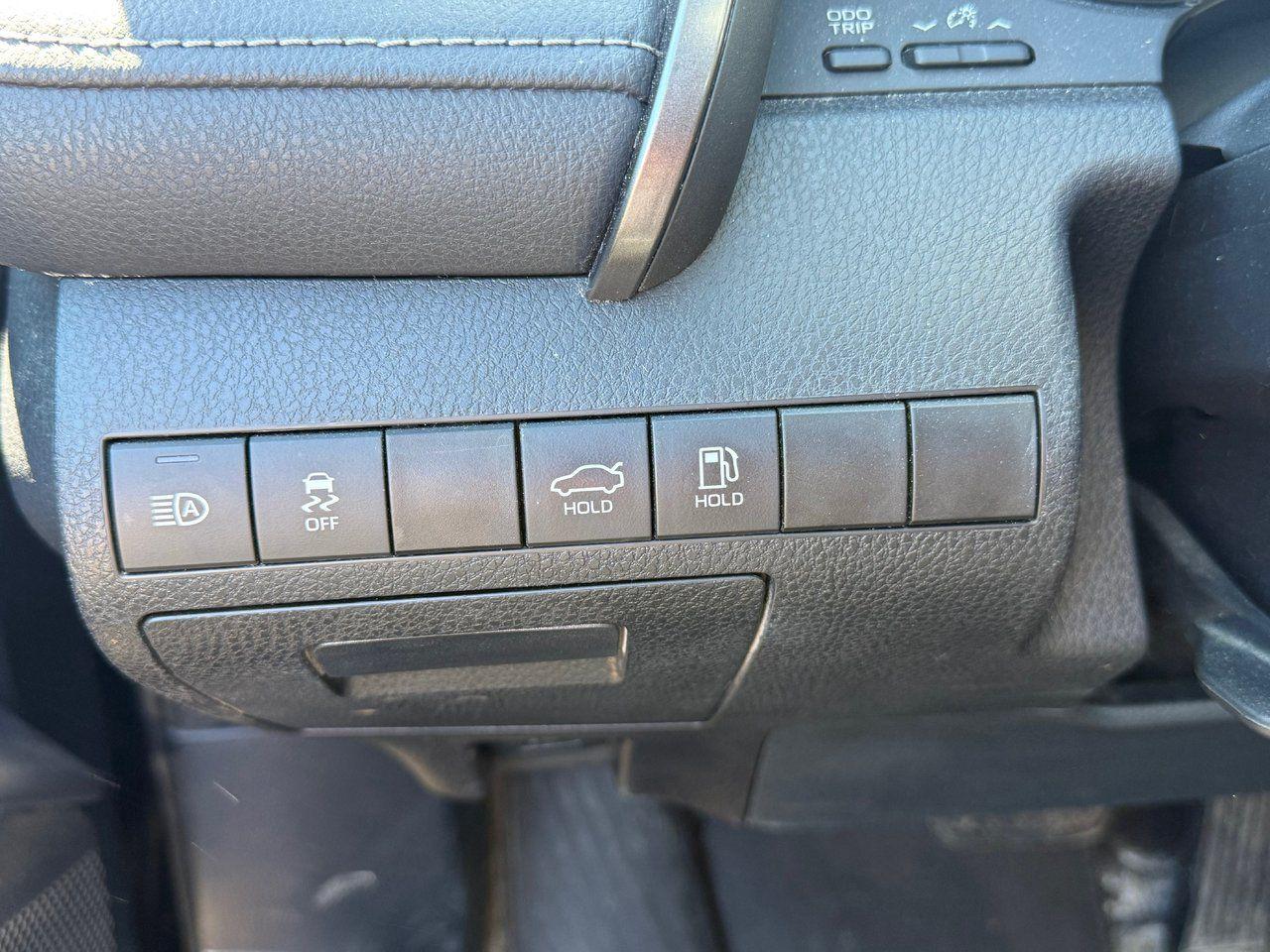 2021 Toyota Camry SE Photo