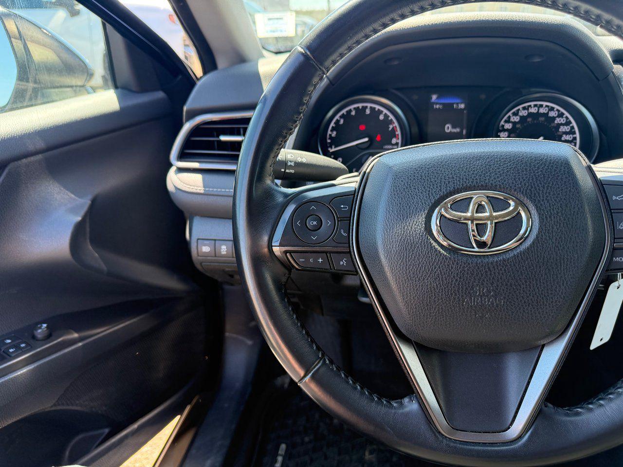 2021 Toyota Camry SE Photo