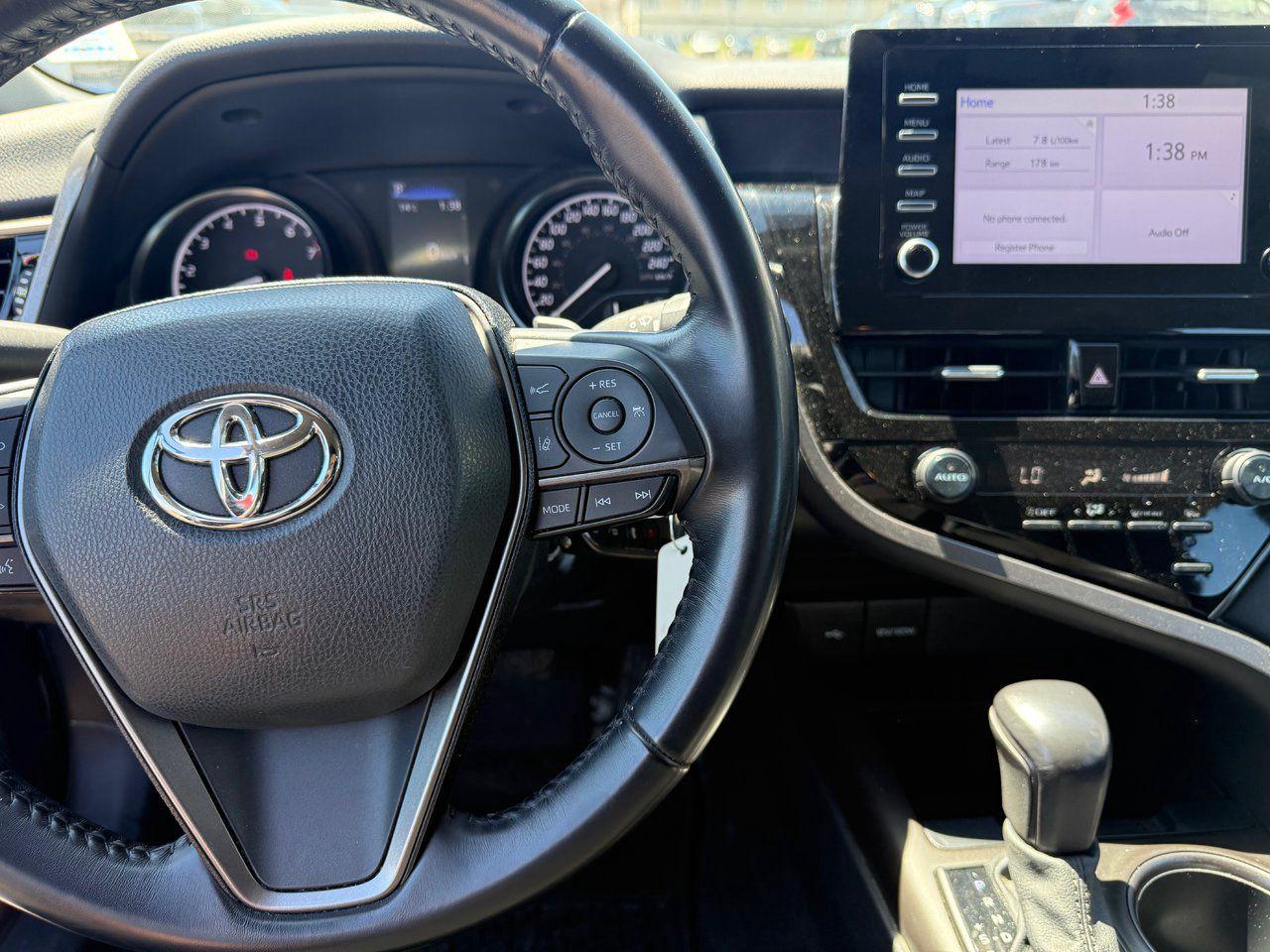 2021 Toyota Camry SE Photo