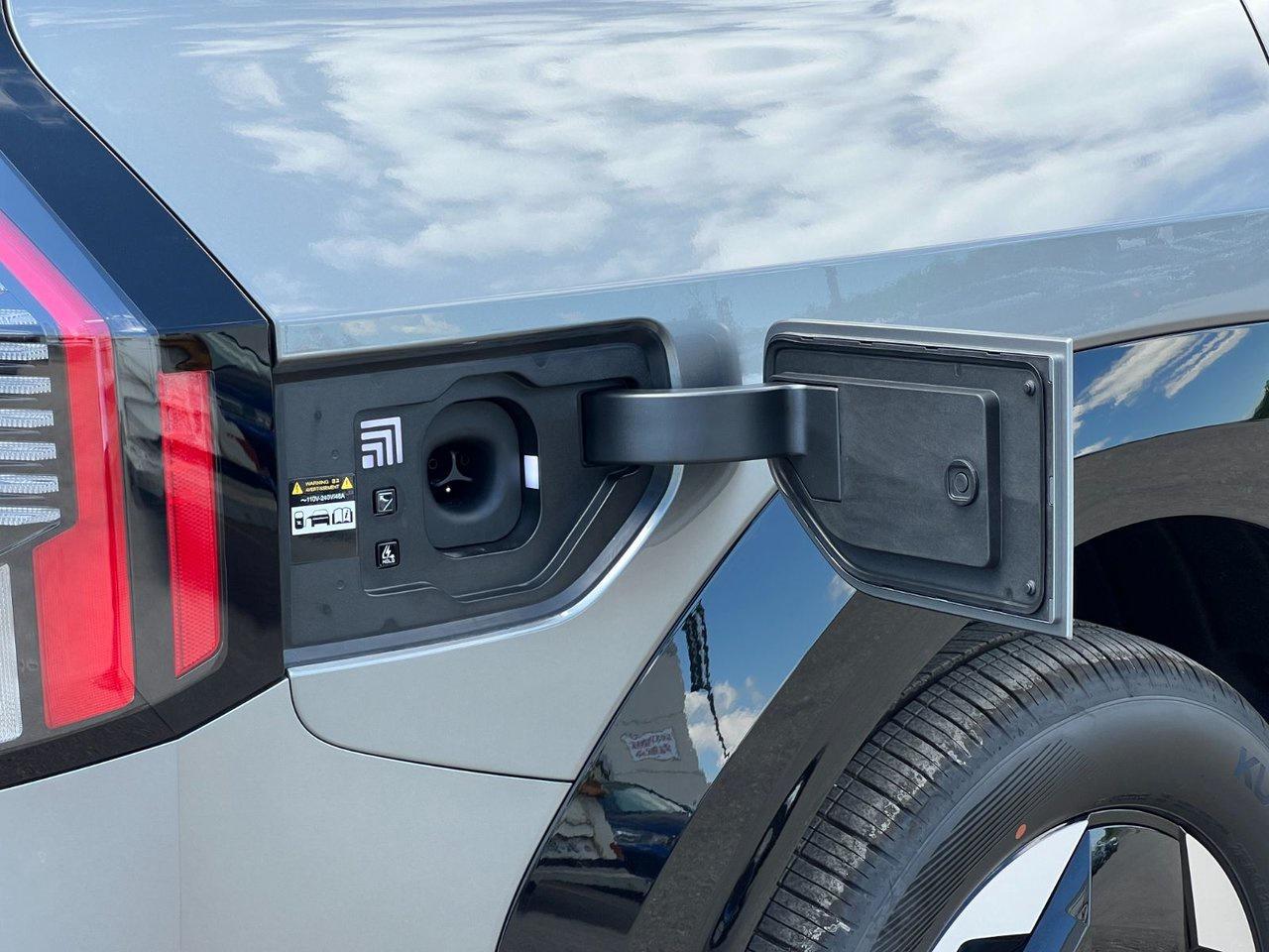 2026 Kia EV9 LAND AWD W/ PLUS PACKAGE Photo