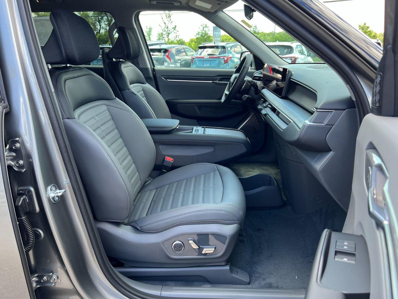 2026 Kia EV9 LAND AWD W/ PLUS PACKAGE Photo