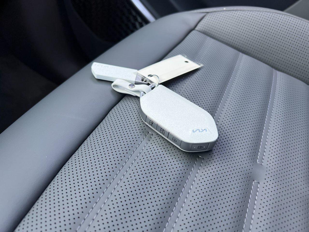 2026 Kia EV9 LAND AWD W/ PLUS PACKAGE Photo