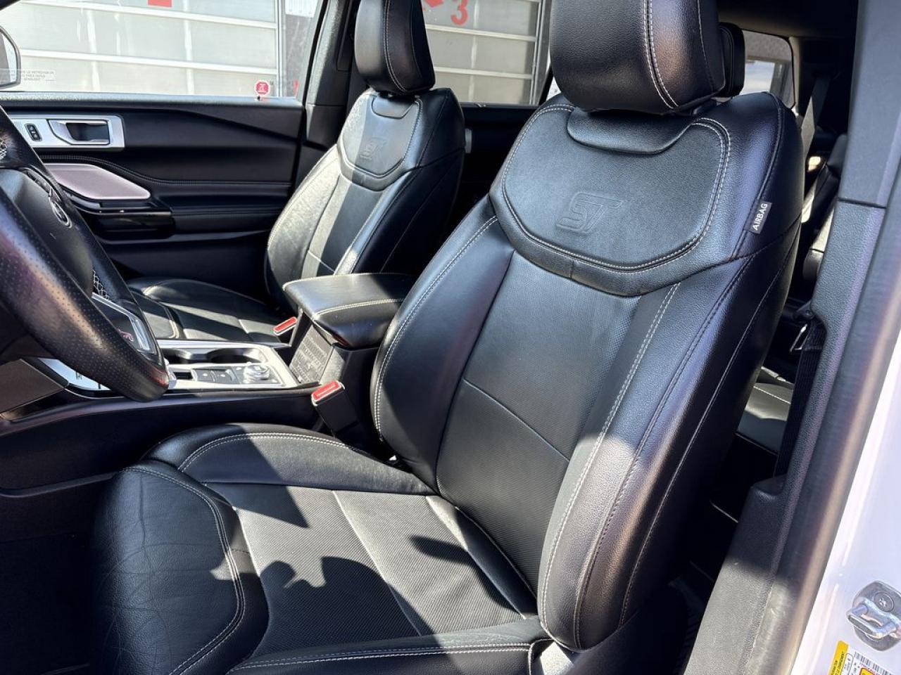 2022 Ford Explorer ST Photo5