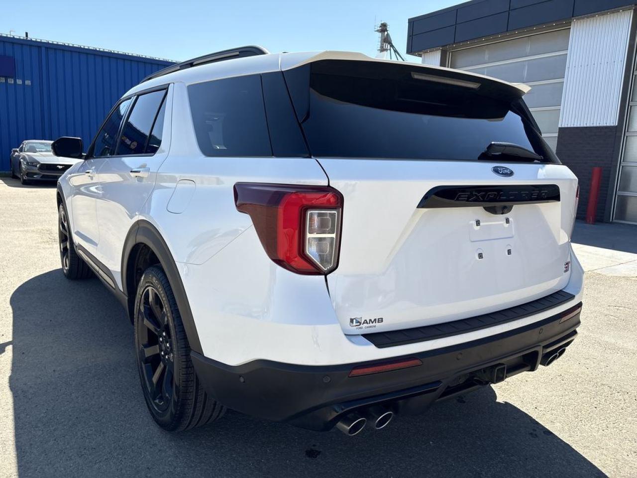 2022 Ford Explorer ST Photo5