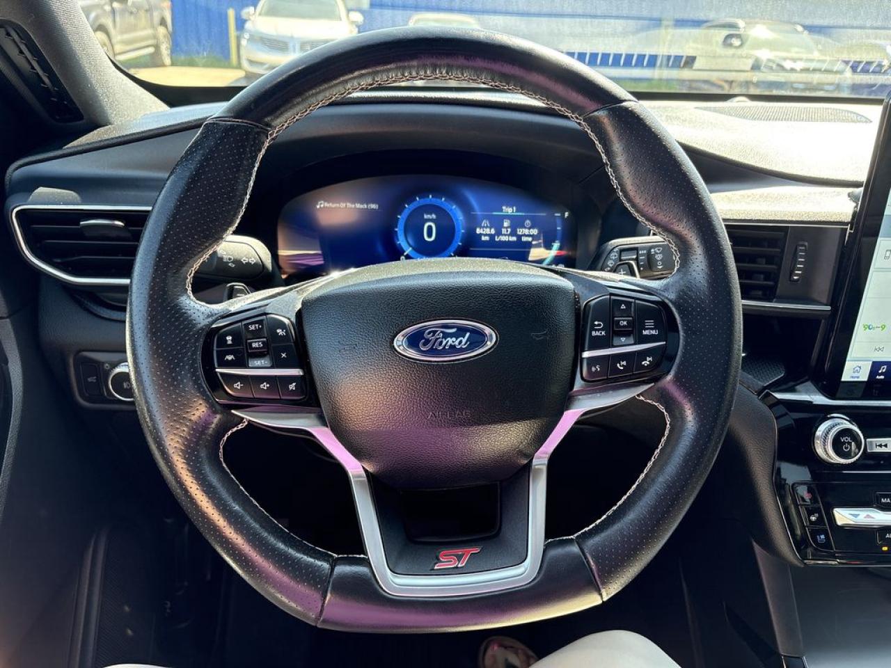 2022 Ford Explorer ST Photo5