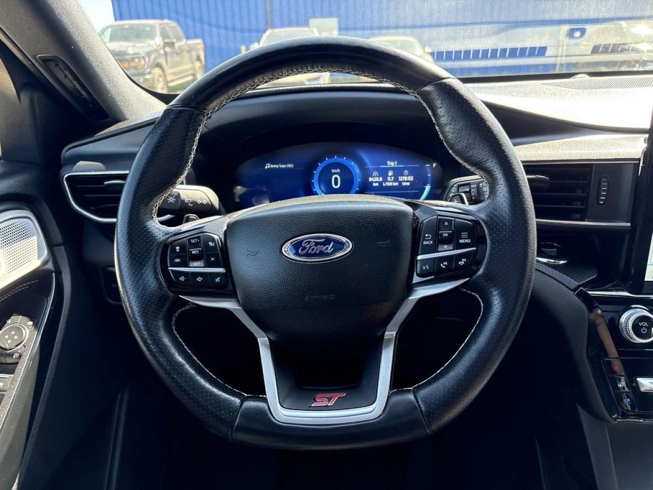 2022 Ford Explorer ST Photo5