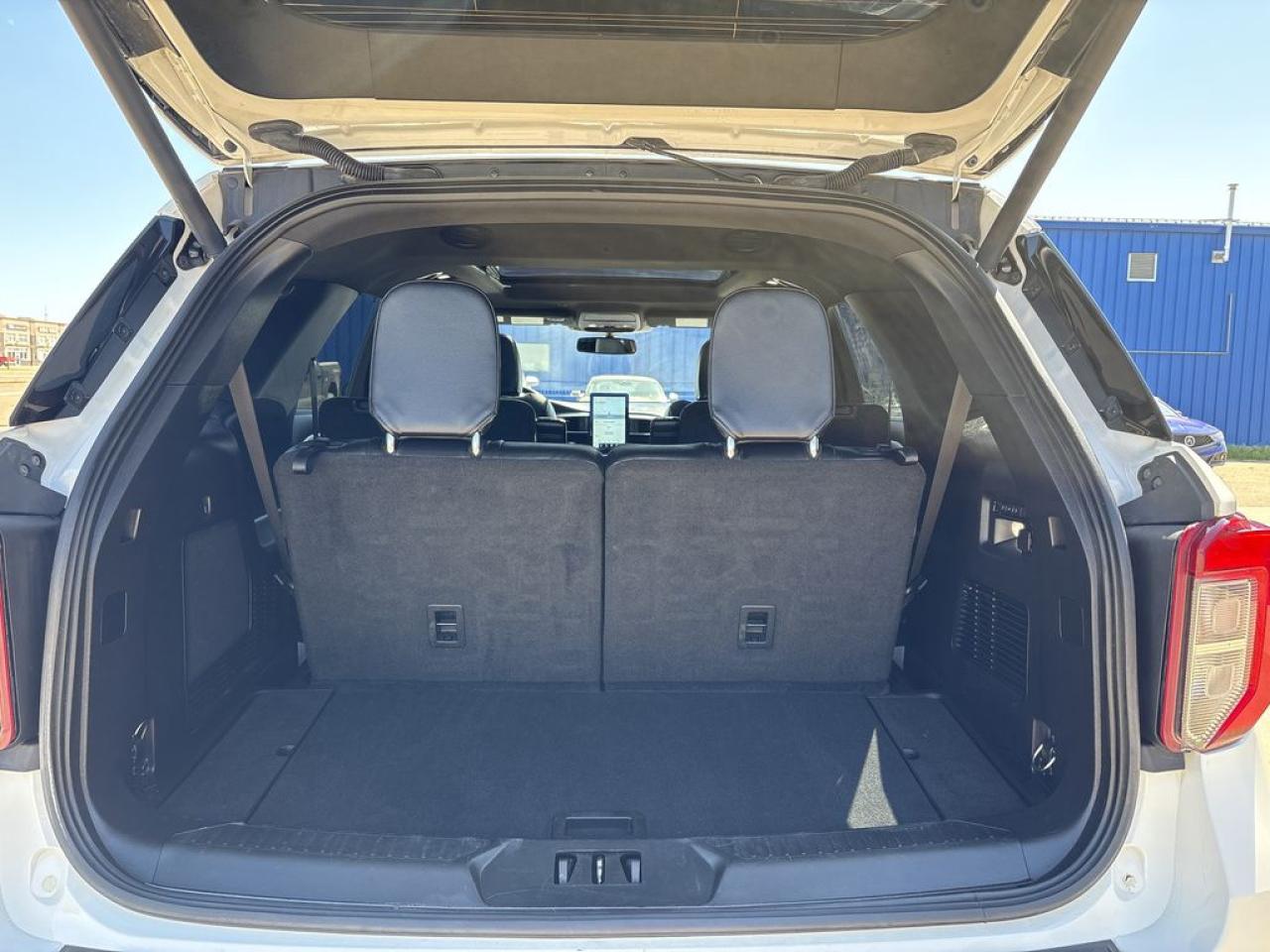 2022 Ford Explorer ST Photo5