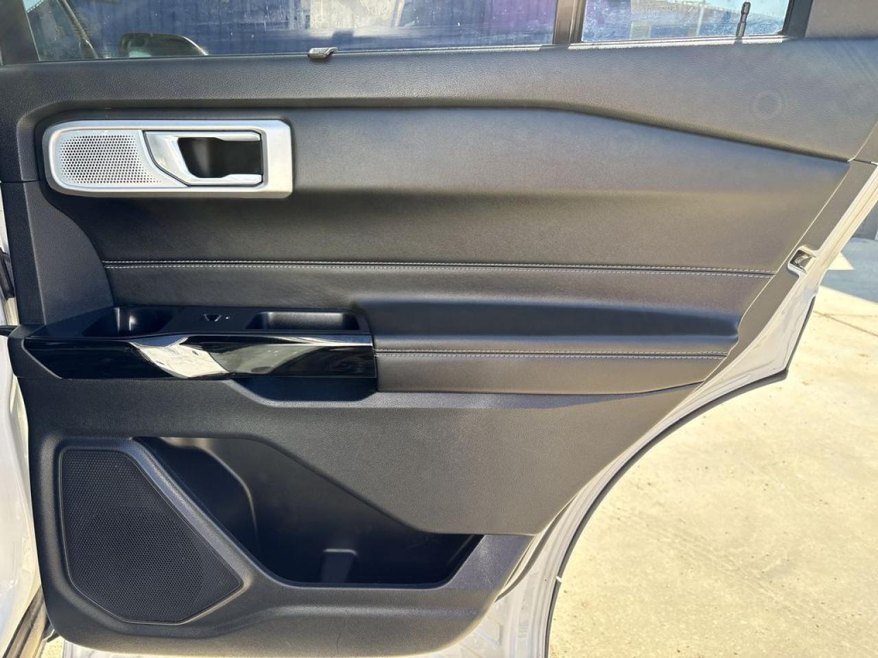 2022 Ford Explorer ST Photo5