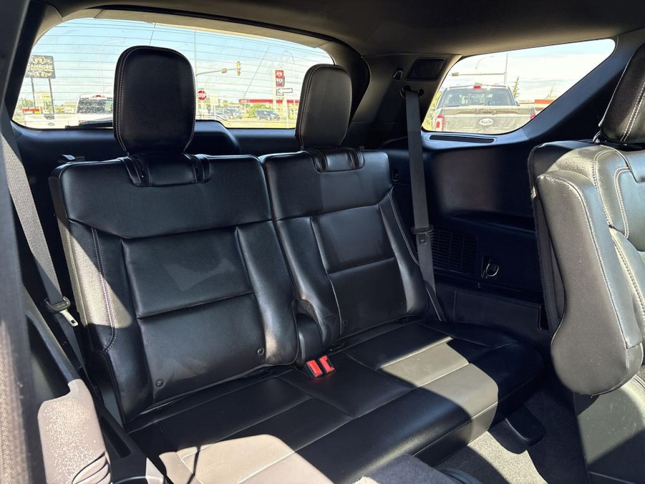2022 Ford Explorer ST Photo5