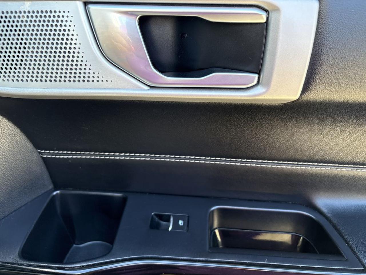 2022 Ford Explorer ST Photo5