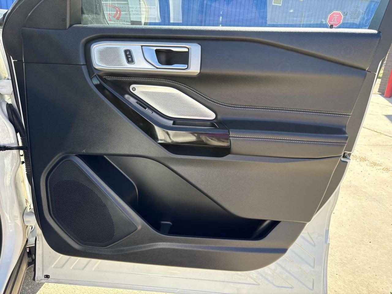 2022 Ford Explorer ST Photo5