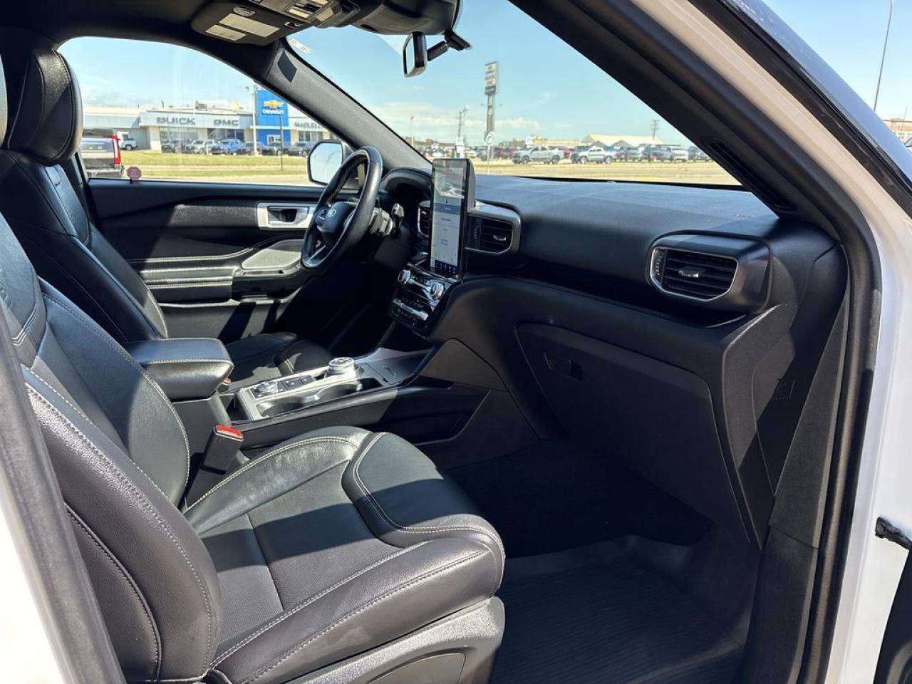 2022 Ford Explorer ST Photo5