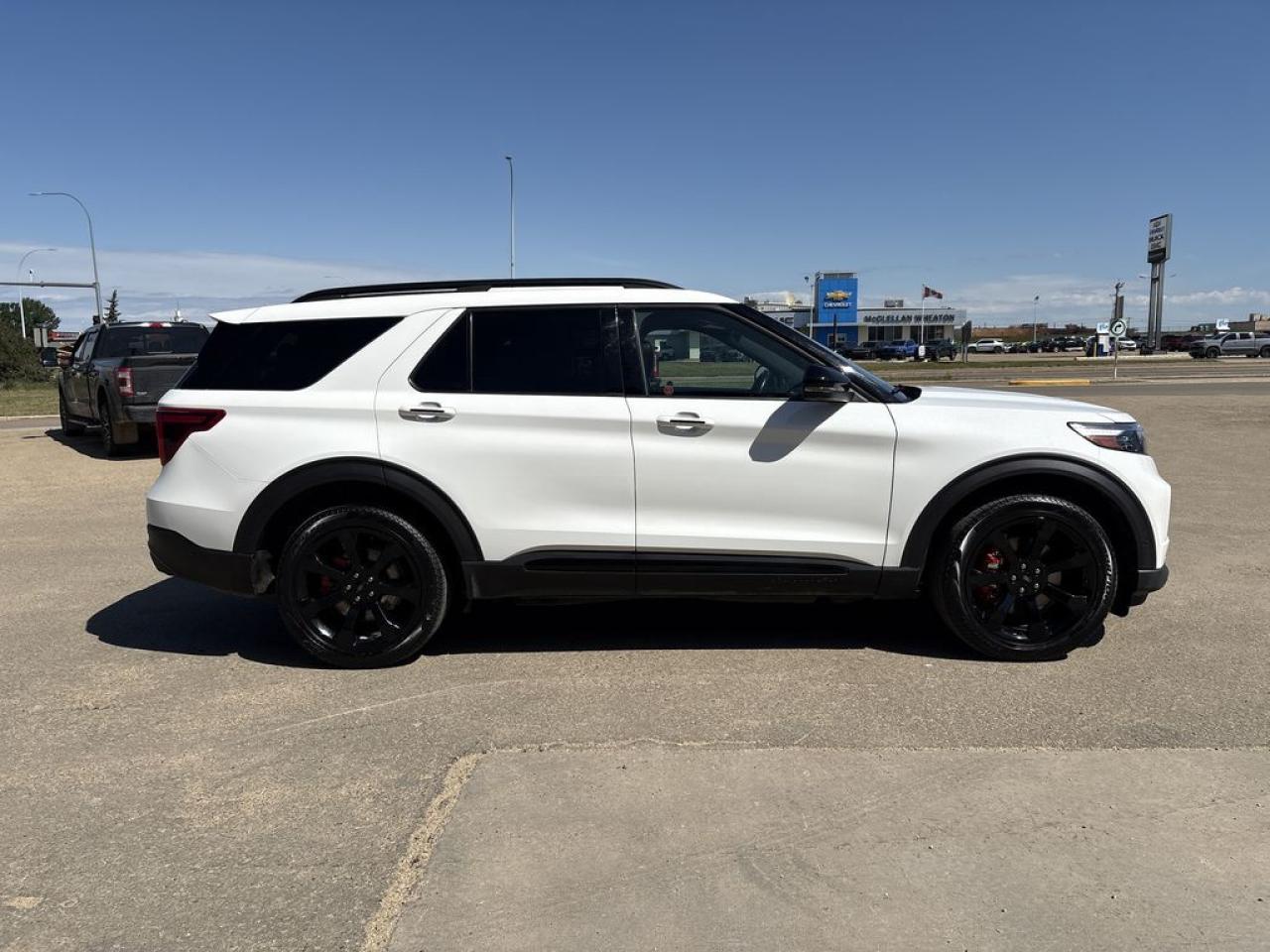 2022 Ford Explorer ST Photo5