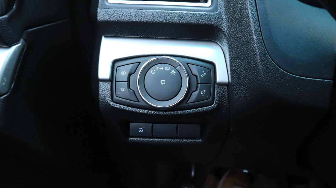 2016 Ford Explorer XLT Photo5