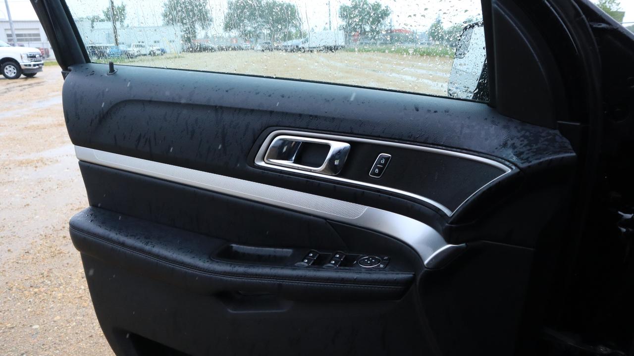 2016 Ford Explorer XLT Photo5