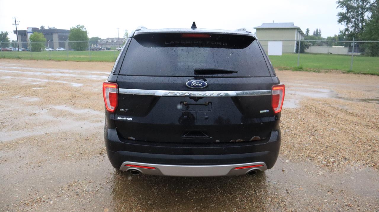 2016 Ford Explorer XLT Photo4