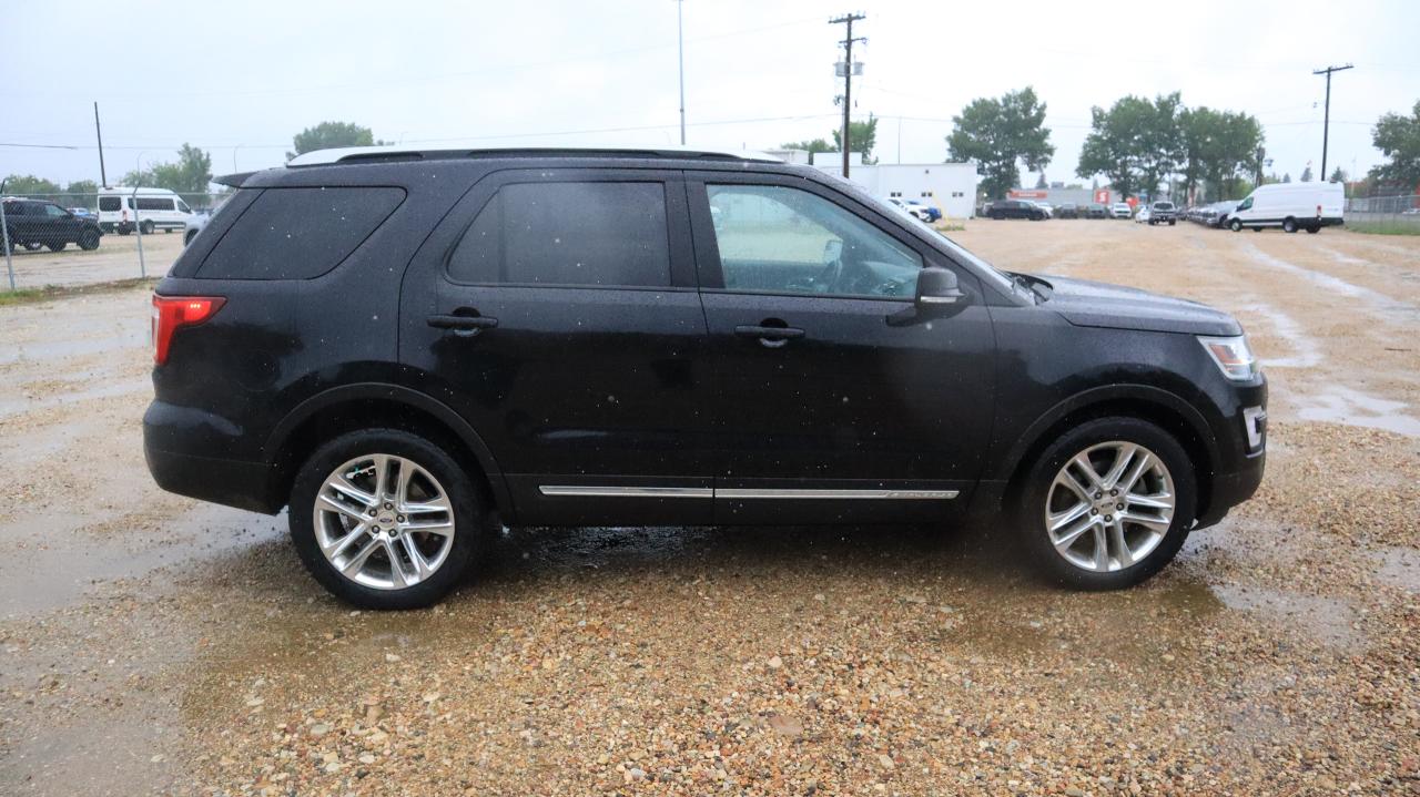 2016 Ford Explorer XLT Photo5
