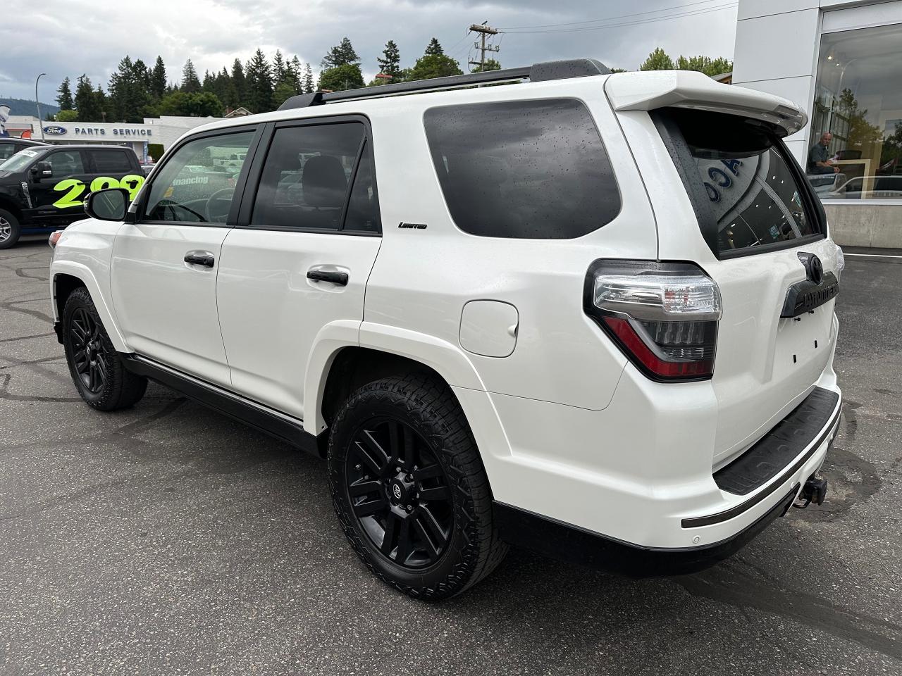 2021 Toyota 4Runner BASE Photo5