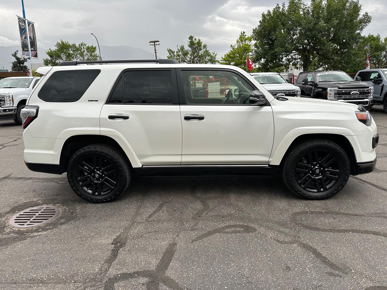 2021 Toyota 4Runner BASE Photo3