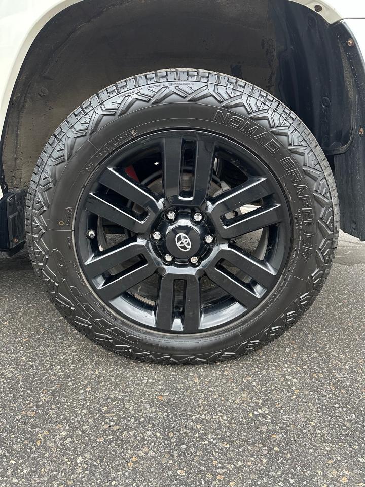 2021 Toyota 4Runner BASE Photo5