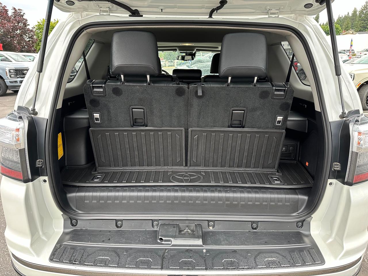 2021 Toyota 4Runner BASE Photo5