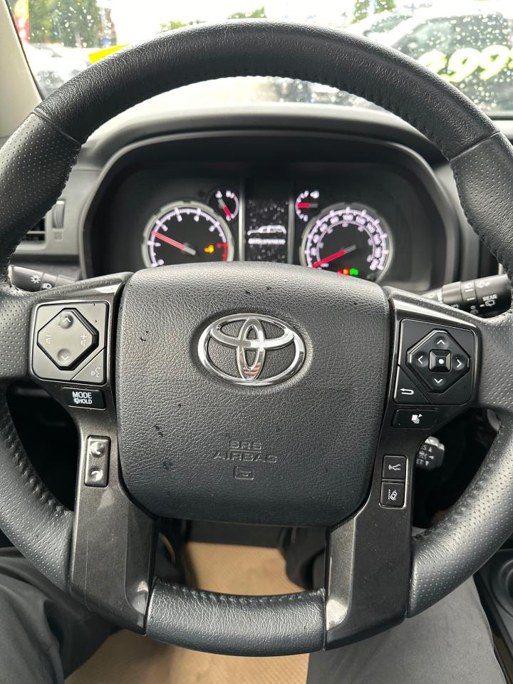 2021 Toyota 4Runner BASE Photo5