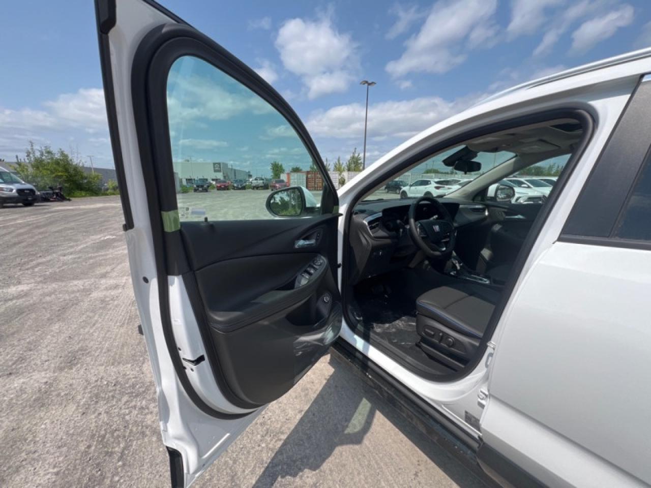 2026 Buick Encore GX Sport Touring Photo