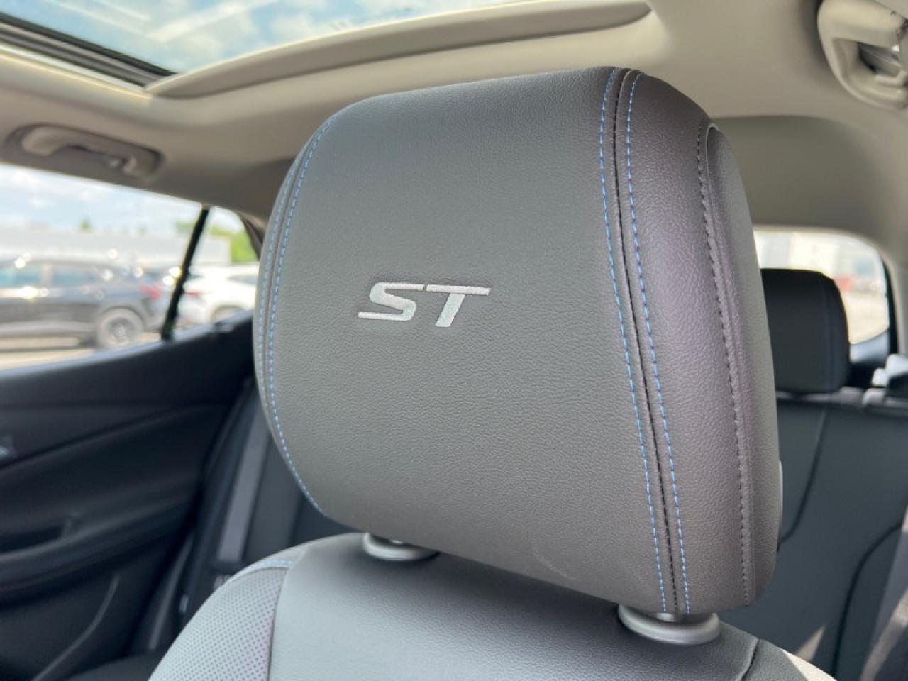 2026 Buick Encore GX Sport Touring Photo