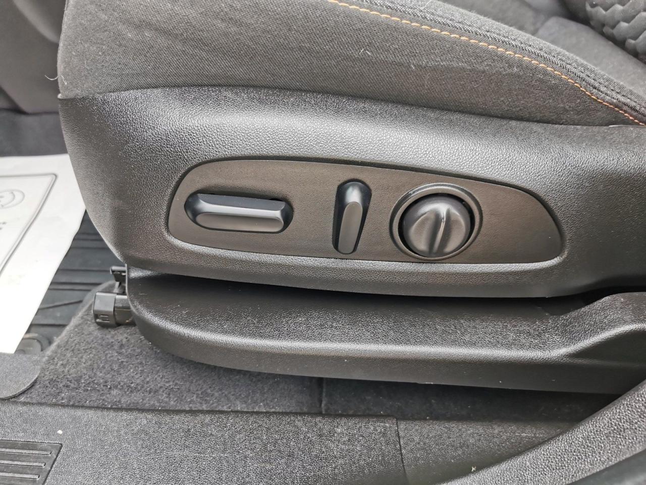 2019 Chevrolet Equinox LT - Photo #12