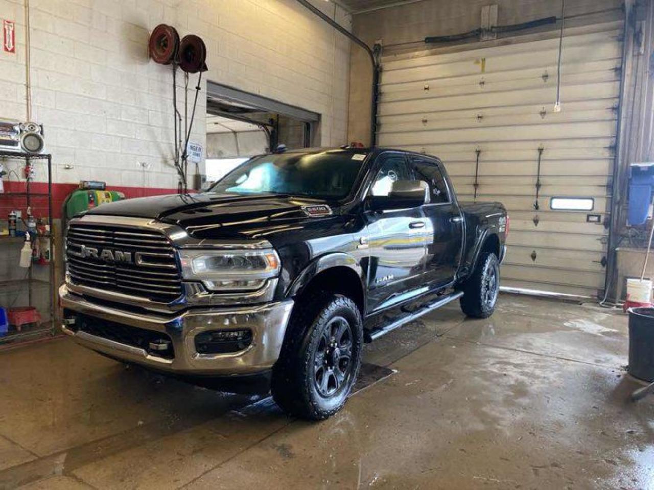 Used 2019 RAM 2500 Laramie| 6.7L Cummins Diesel | Leather | Nav | Sunroof | Cooled + Heated Bucket Seats | and More ! for sale in Guelph, ON