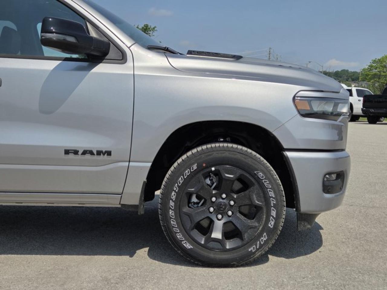 2025 RAM 1500 SPORT Photo4