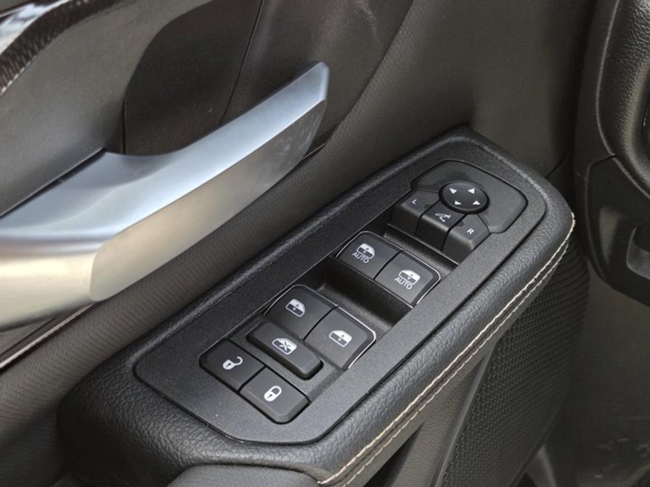 2025 RAM 1500 SPORT Photo